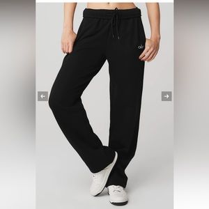 Alo accolade straight leg sweatpants